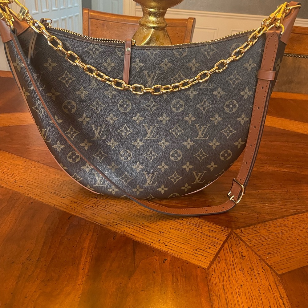 Louis Vuitton loop hobo